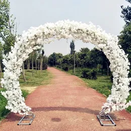 Ekskluzywne białe dekoracje ślubne Centerpieces Kwiaty wiśniowe z zestawem drzwi łukowych do wakacyjnego wystroju rekwizytów strzelania