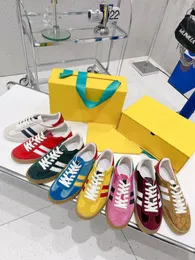أحذية مصممة أحذية Gazelle Shoes Bold Velvet Patchwork Retro Fashion Trainers شارك في العلامة التجارية للسيدات