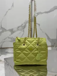 2023 Designer-Tasche, hochwertige schwarze Goldkette, Diamantgitter-Tramp-Tasche, reines handgefertigtes Nylon, einfach und stimmungsvoll, große Umhängetasche, Umhängetasche, Handtasche