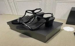 Designer Stylish Sandals Women039s slingbacks Slippers Lambskin Jewelry Casual Sandal Summer Luxury Fashion Ladies Beach Slippe7352239