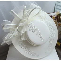 Stingy Brim Hats Satin Lace White Bridal Dress Hat French Retro British Ladies Banquet Elegant Bow Tie Hat Bridal Headwear Wedding Accessorie 230603