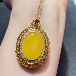 Full wax demon flower pure inlaid natural honey wax pendant with chicken oil yellow European minimalist style/beautiful and elegant temperament oval shape