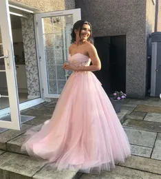 Bellissimo abito da sera rosa Una linea Tulle Pizzo Sweetheart Abiti da ballo lunghi 2023 Corsetto Lunghezza pavimento Donna Spettacolo Festa formale Abiti De Noche Dubai Abaya Chic