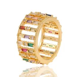 Anéis de círculo geométricos ocos de cor dourada requintados luxuosos embutimento de cobre anel de aliança de casamento de zircão para mulheres e homens moda joias presente