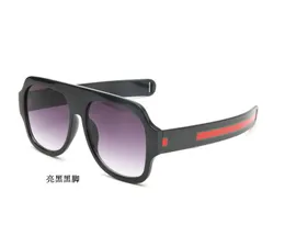 Lyxdesigner solglasögon för män och kvinnor toppkvalitet sommarstil unisex solglasögon anti-ultraviolet retro fyrkantiga ram mode glasögon g0255