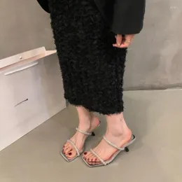 Sandali cristallini chiari trasparenti donne tappeti tacchi tacchi tacchi sexy pompe estate scarpe sbirciata della punta della punta 22623