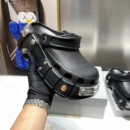 Wysoka wersja gęstego otworu w stylu paryskim dla mężczyzn i kobiet miłośników Baotou grube kapcie Summer na zewnątrz nosze buty