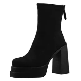 Boots Women's Mid Calf Boots Platform امرأة مصممة شتاء الشرير على غرار الكاحل الإناث الأسود الأحذية الاجتماعية متجرد الكعب حرة الشحن Z0605