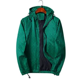 新しいメンズデザイナー冬用ジャケットアウターボンバージャケット高品質のソフトスムーズファッションブランドジャケットプリントレター刺繍グリーンストリートウェアジャケット