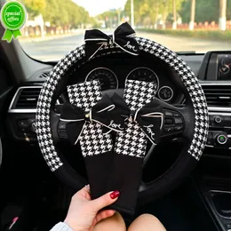 Ny 1Set Classic Plaid Bowknot bilsäkerhetssäkerhetsbälte Pad Four Seasons Universal Car Steering hjulskydd för kvinnors biltillbehör