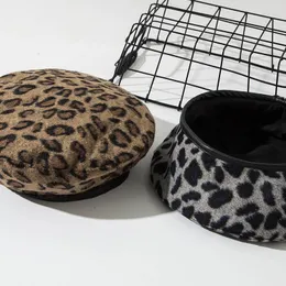 Basker Leopard Beret Party utomhus multifunktion dekorera hatt kvinnor fritid platt topp 56-58 cm mode cap