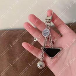 Taşınabilir Anahtarlıklar Luxury Landards Designer Keychain Luxurys Marka Keying Bow Ana Zinciri Kadın Çanta Tahbesi Klasik Araba Anahtarlık