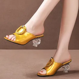 2023 verão novo chinelo rinoceronte moda feminina sapatos de salto alto fora desgaste cristal grosso salto peixe boca sapatos chinelos chinelos