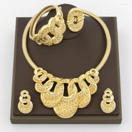 Halskette Ohrringe Set Dubai Gold Farbe Schmuck Übertreiben Großer Anhänger und Clip Armreif Ring 4St Für Hochzeiten Party Geschenke