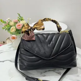 Håll mig M21720 New Wave Chaln Designers axel läder handväskor kvinnor tote varumärke klassiska blomma plakar crossbody aftonväskor mengtian väska