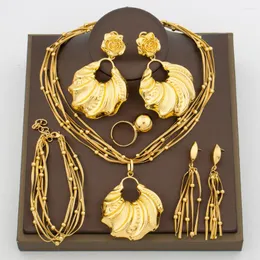 Halsbandörhängen Set Dubai African Gold Color Jewelry for Women 18k Plated Dingle and Pendant med armband Bröllop