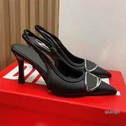 Sandálias femininas de salto alto com letras metálicas retrô moda retrô sandálias de salto alto de gatinho designer de luxo sapatos sociais sapatos de festa de escritório