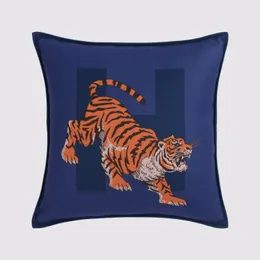 Luksusowe poduszki Tiger drukowane poduszki na poduszki aksamitne pościel poduszka poduszka poduszka 45x45 dekoracje domowe sofa bawełna