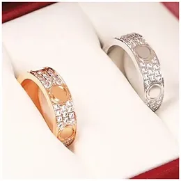 Love Wedding Band Ring Diamond Screw Ring Diamond Ring for Women Ice Out Ring Man Jewelry Woman Designer Fashion Charm Jewelry Accessories for Valentine's Day Gift