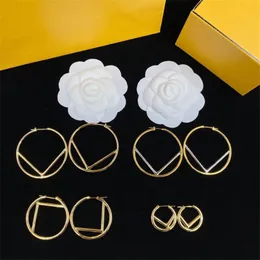 Luksusowy projektant Gold Hoop Kolczyki dla kobiet kobiet 5 cm 4 cm 3 cm klasyczna marka Letter Ear Studs Metal Carring Wedding Party Party