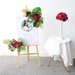 Dekorativa blommor rött bröllop siden blommor rad rekvisita simulering båge blommig dekoration po bakgrund scen layout falsk