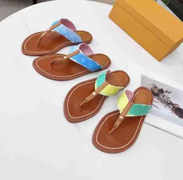 Luxury Sunny Flat Thongs tofflor Girl Studs Leather Slides Printed Canvas Graved Stud Rand Gummi Sole Flip Flop Sandals Storlek 35-45