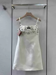 Designer di abiti da passerella Camicie eleganti firmate da donna sexy con perline di strass a lettera Canottiera da ragazza Milan Canotta a-line Mini senza maniche Canotta sottile di fascia alta