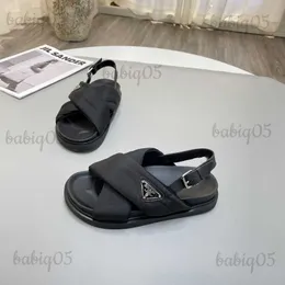 Sandali Sandali piatti donna 2022 estate famosa nuova stoffa incrociata punta aperta sandalo donna vacanza scarpe da spiaggia casual T230607