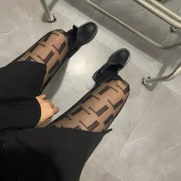 2023 novo Designer de Têxteis Letras Mulheres Sexy Meias Longas Collants Mesh Mesh Senhoras Festa de Casamento Meia-calça Namorada Aniversário Dia dos Namorados Presente