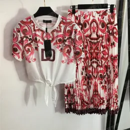 文字印刷されたTシャツプリーツドレスレディースセットヴィンテージプリント半袖ティートップス女性ハイウエストスカート2ピース