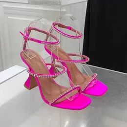 Sandálias de salto alto de 95 mm cristal decorativas com cadarço carretel de salto alto chinelos femininos verão luxo designer sapatos sandálias vestido de banquete sapatos femininos