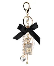 2021 nuevo llavero de botella de Perfume de perla de imitación, soporte de anillo de coche, bolso, accesorios colgantes, llavero con lazo, llavero de moda 3818286