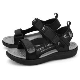 Sandalet Yaz Kids Sandalet Nefes Alabilir Erkekler Sandalet Yumuşak Konforlu Çocuk Ayakkabıları Açık Plaj Çocukları Hafif Sandal 230606