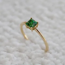 Solitaire Ring High quality Green AAA Cubic Zircon Stone Ring Office for Ladies Jewelry Daily Wear Party Bijoux Femmal 230607