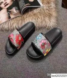 2020 Designer Rubber slide sandal Floral brocade men Gear bottoms Flip Flops women striped Beach causal slipper with Box4030389