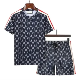 Mens Beach Designers Tracksuits Summer Suits 2023 Fashion T Shirt Seaside Holiday Shorts Shorts Set Mans 2024 Set Outfits Sportswears R3