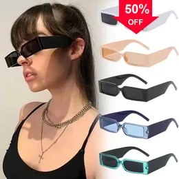 Auto 2021 nuovi occhiali da sole cornice rettangolo retrò di occhiali alla moda quadrati in stile per uomini e donne piccoli telai da sole