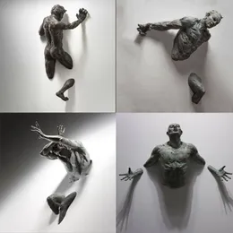 Objetos decorativos Estatuetas 3D Através da Parede Figura Escultura Resina Galvanoplastia Imitação de Cobre Abstrato Escalada Homem Estátua Decoração de Casa Viva 230606