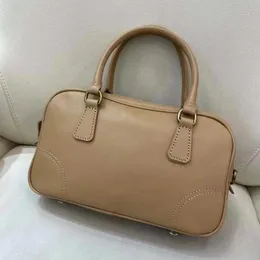 Top quality woman luxurys designers crossbody bags wallet backpack handbags purses Womens Bag Top Layer Cowhideseries Commuter Pillow Handbag Boston Diagonal Ff