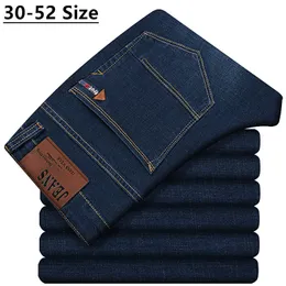 Mens Jeans Plus Size 42 44 48 50 52 Autumn Winter Classic Loose Straight Denim Trousers Stretch Brand Pants Black Blue 230606