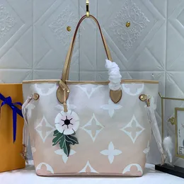 Designer shoppingväskor 2 st/set högkvalitativ tote handväskor präglade blomma nya kvinnor handväskor läder klassiker klassen på väskor stora kapacitet axelväskor mynt plånböcker