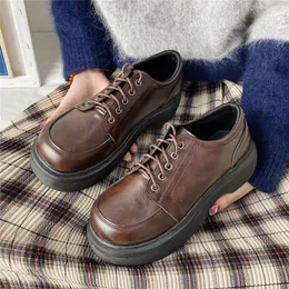 Sapatos pretos britânicos marrons para mulheres com cadarço sapatos casuais femininos baixos sapatos confortáveis Zapatillas Mujer plataforma Oxford