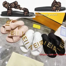 Luxurys designers sandaler tofflor män kvinnor mode sommar flickor strand sandal glider damer flip flopers loafers sexiga broderade svarta vita blå skor