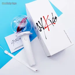 ألعاب الجدة KPOP Stray Kids Lightstick Support Concert Hand Lamp Glow Light Stick Party Flash Lamp Supplies Girls Girls 230606