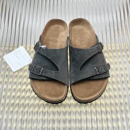 Double Button Frosted Leather Sandals Thick Sole Bekväm skjutreglage 2023 Summer Ny linje med tofflor Mensskor Fashionabla strandkvinnor Slipper Storlekar 35-44 +Box