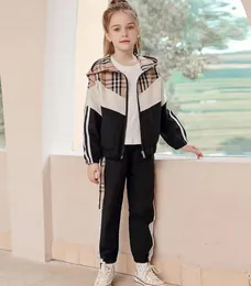 Set di abbigliamento firmato per bambini New Top Tute Pantaloni Due pezzi Giacche moda e jogger Cappotto felpa stile sportivo casual Ragazzi Ragazze Colthes A06