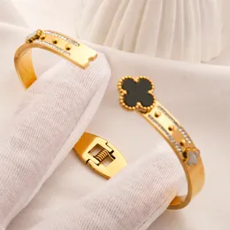 Luksusowy klasyczny 4/czterolistna koniczyna bransoletka z wiszącą ozdobą projektant 18K złota muszla dla dziewczyny ślub dzień matki biżuteria kobiety prezent