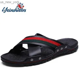 YEINSHAARS Brand 2023 Summer Men Slippers Fashion Leather Cross Strap Beach Water Shoes Men High Quality Slippers Big Size 38-47 L230518