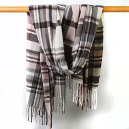 Sciarpe sciarpe plaid retro coreano in stile britannico colore abbinato autunno e inverno addensato mantengono il caldo 2023