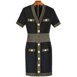 2023 Designer-Luxus-Sommerkleid mit Metallknöpfen von hoher Qualität, hochwertiges Wickelkleid mit hüfthoher Taille, dünnes, durchlässiges Filament, gestrickt im Socialite-Stil, kurzärmlig mit V-Ausschnitt